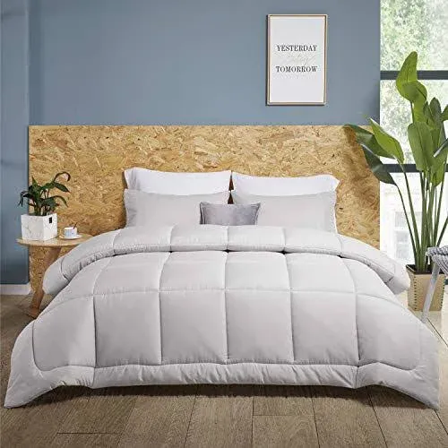 Bedsure Comforter Duvet Insert - Quilted Comforters Full Size, All Season Duvet, Down Alternative Bedding Comforter with Tabs(LightGrey,Full 86"x82")