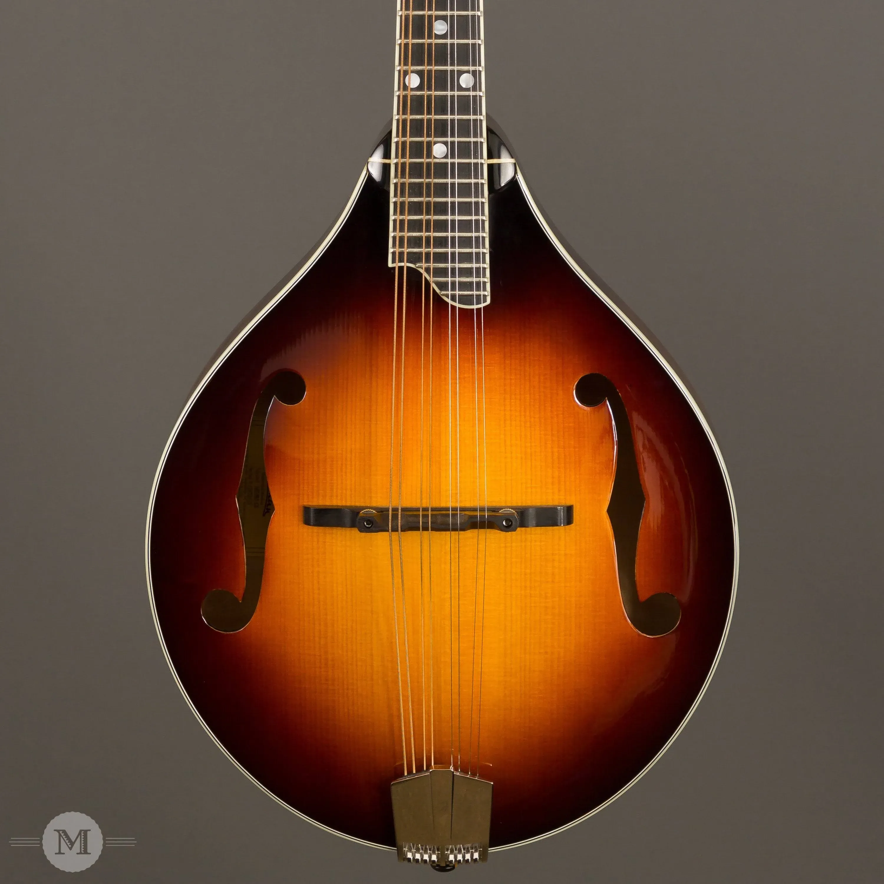 Eastman MD505-CS A-Style F-Hole Mandolin Classic Sunburst