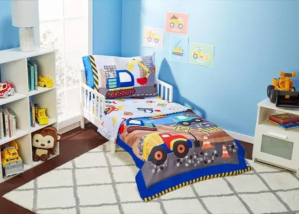 EVERYDAY KIDS 4 Piece Toddler Bedding Set - Under Construction - includes Comforter, Flat Sheet, Fitted Sheet and Reversible Pillowcase