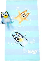 Jay Franco Bluey & Bingo Bath Towel & Bath Buddy Set - Kids Bathtub Accessories - Includes 25 x 50 Inch Microfiber Towel & 13 Inch Bluey Water Play Buddy