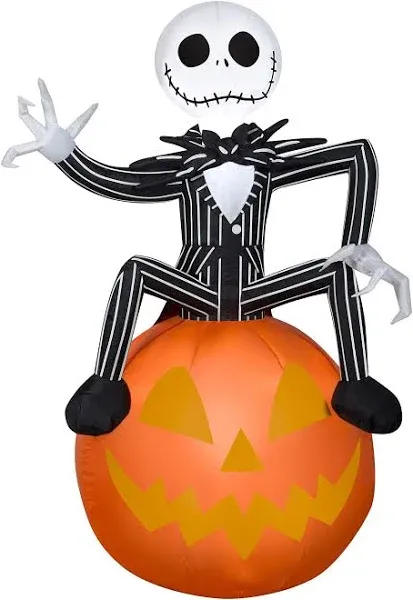 Gemmy Industries The Nightmare Before Christmas Jack & Pumpkin Airblown Inflatable