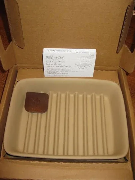 Pampered Chef Stoneware 1342 Small Ridged Baker Bacon 9x6.75”Retired