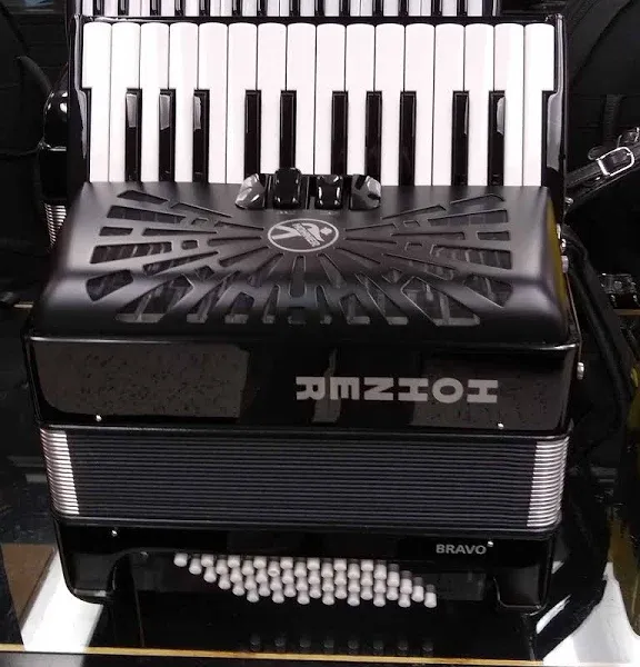 Hohner Bravo II 48 Accordion