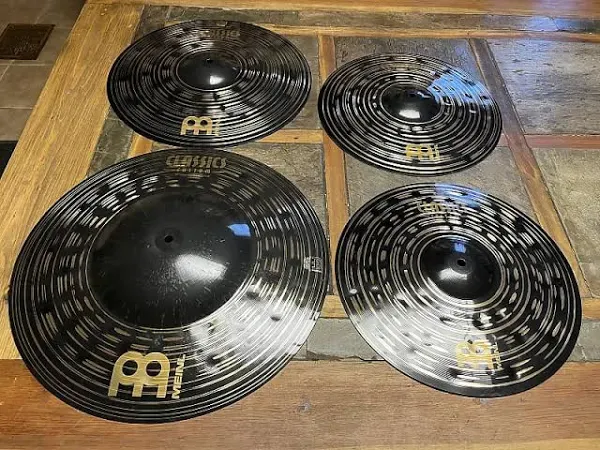 MEINL Classics Custom Dark Cymbal Set