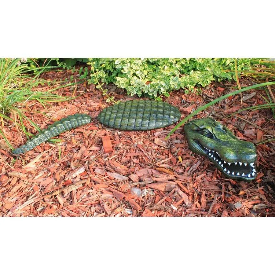 Design Toscano Fearless Lawn Gator