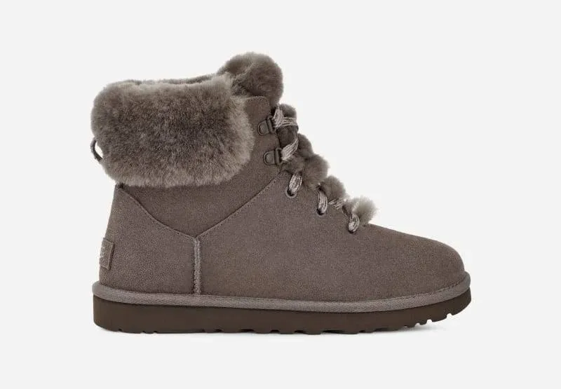 Ugg Women's Classic Mini Alpine Lace Sand / 8