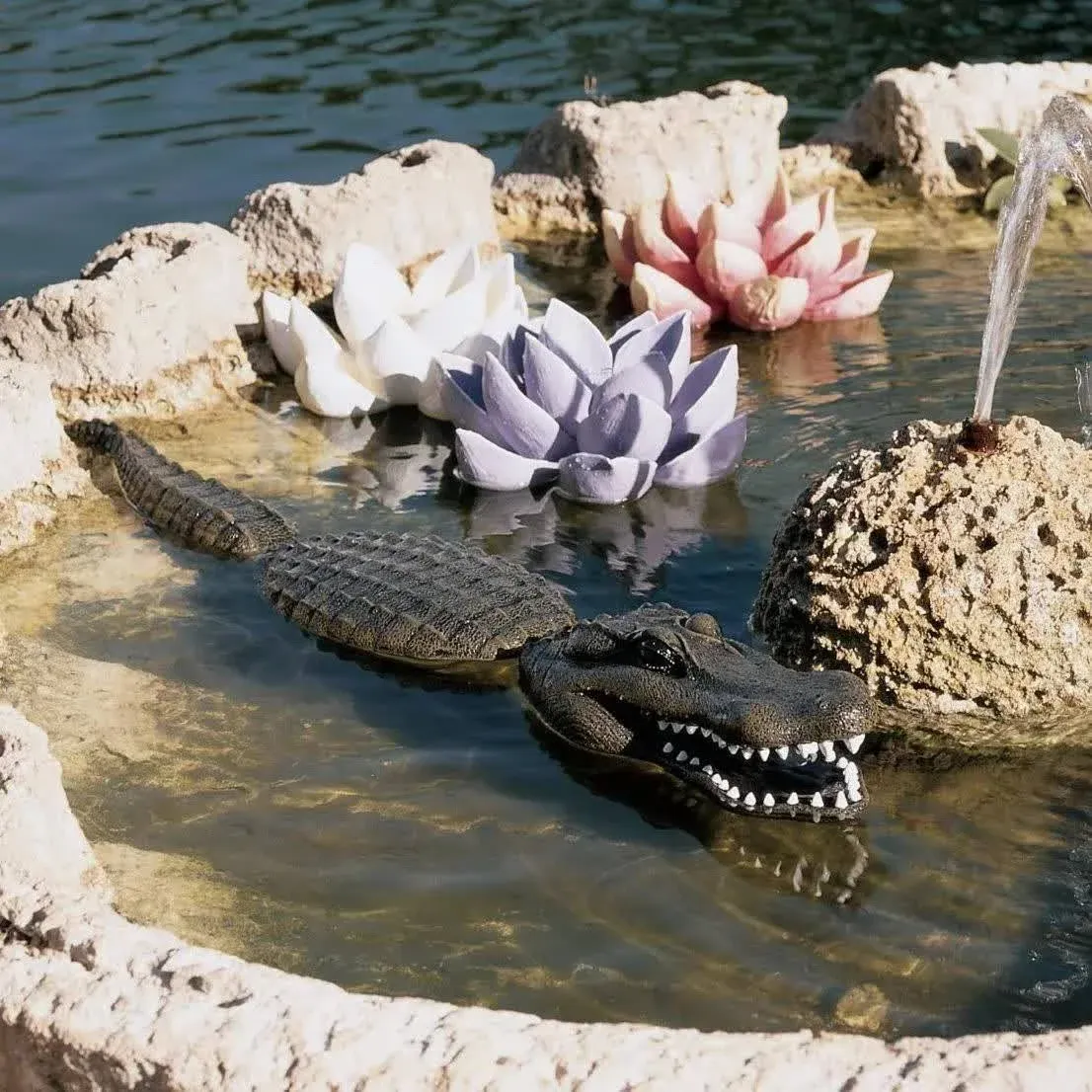 Fearless Lawn Gator of the Castle Moat Statue