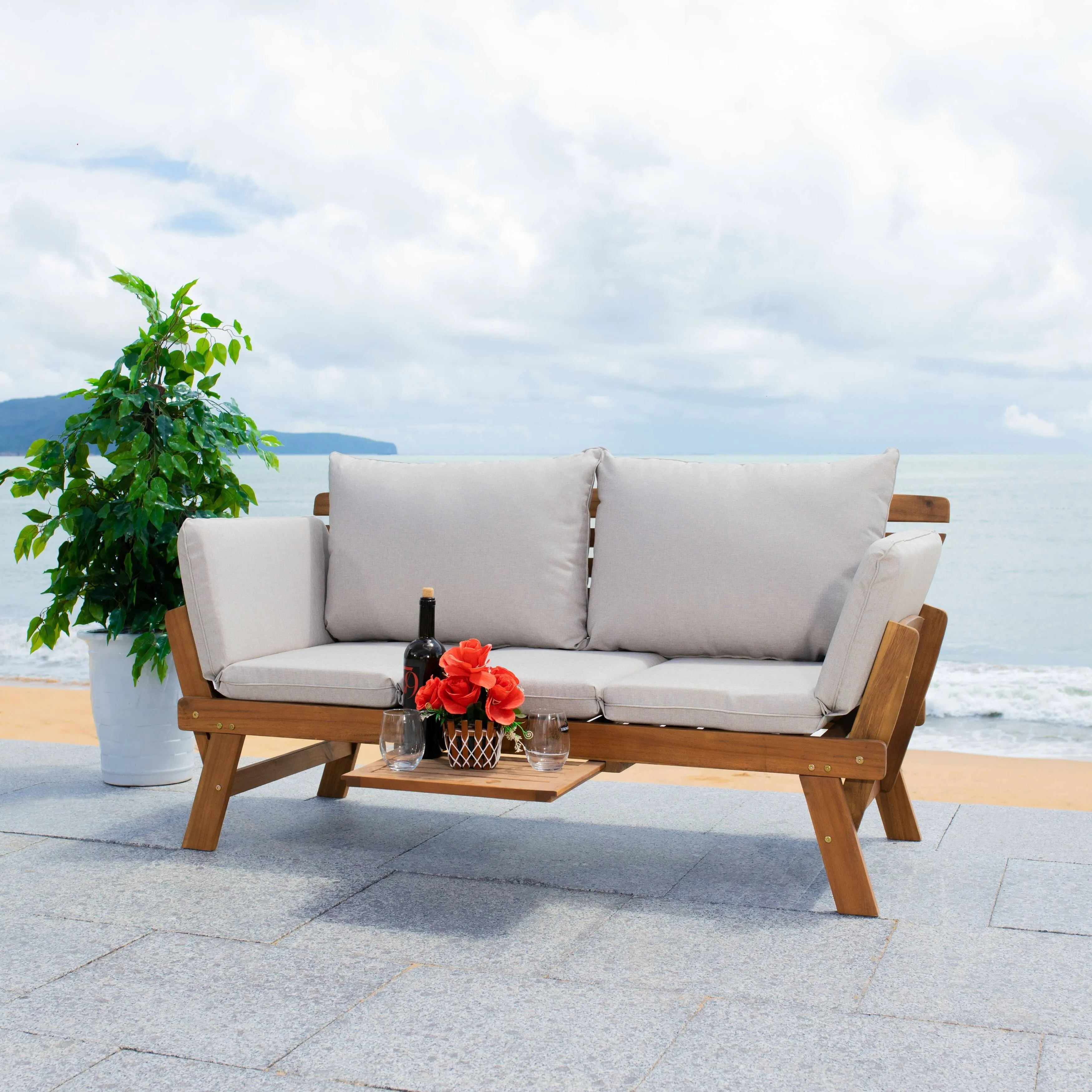 SAFAVIEH Outdoor Emely Outdoor Daybed