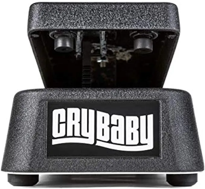 Dunlop 95Q Cry Baby Q Wah Pedal Bundle with Cables