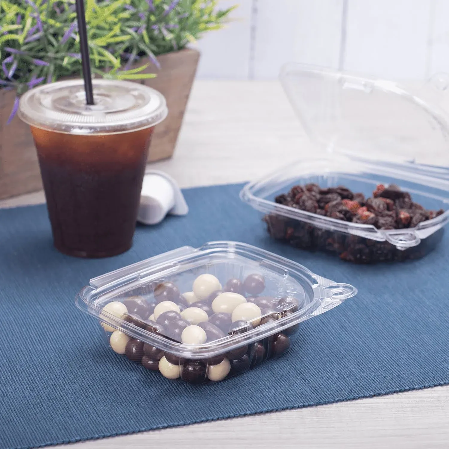 Karat 8oz PET Plastic Hinged Deli Container with Lid ( 200 Sets)