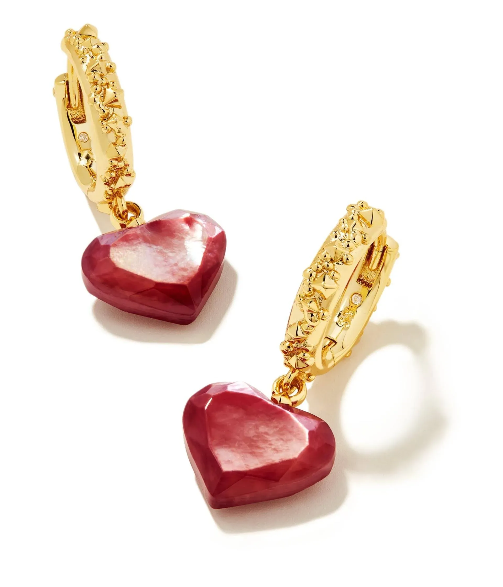 Kendra SCOTT- Penny Gold Heart Huggie Earrings in Mulberry Mother of Pearl