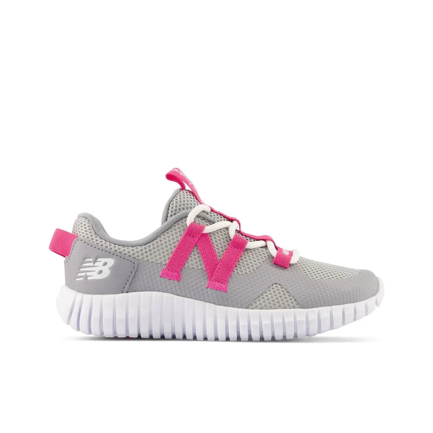 New Balance Girls PLAYGRUV V2 Bungee Sneaker, Grey/Hi-Pink, 13 Little Kid